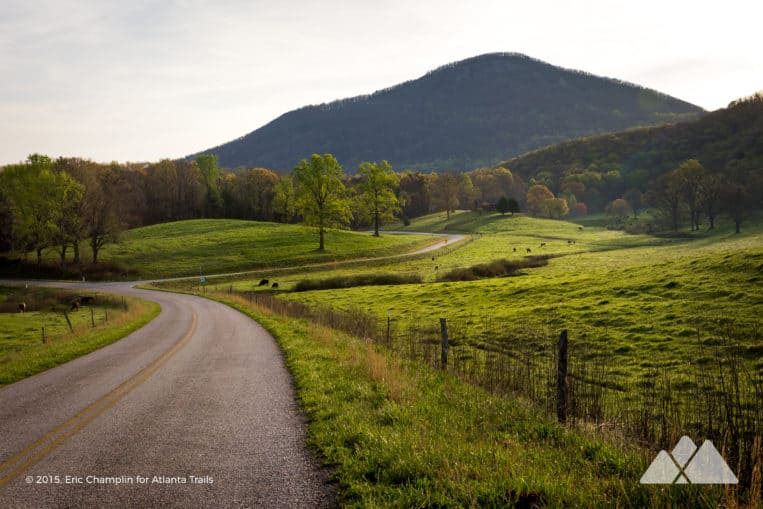 Top hiking trails near Helen, GA: hike to the view-packed summit of Yonah Mountain